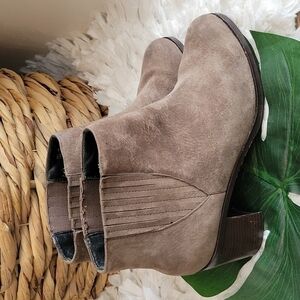 Wolverine 1000 mile slipon herl booties Size 10M